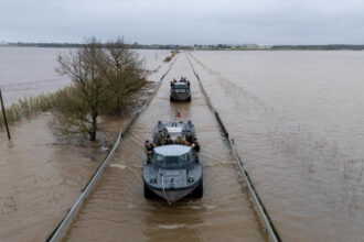cheias portugal resgate marinha