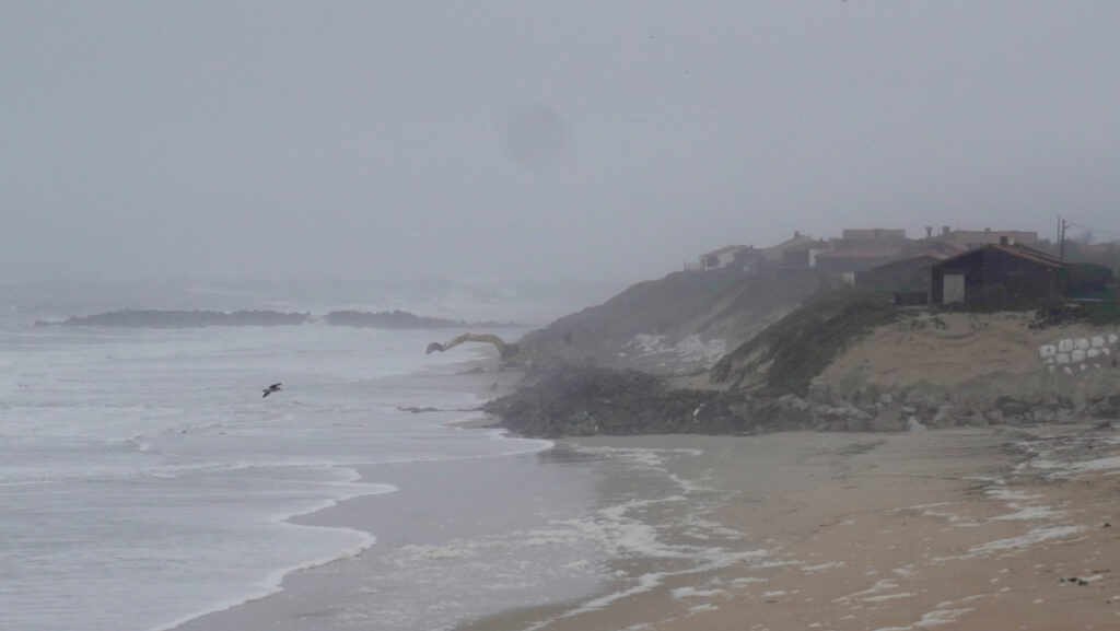 Esposende: (c/vídeo) Estas são as próximas casas que o mar vai levar erosao costeiras em apulia zonas de Pedrinhas e Cedovém no concelho de Esposende casas em risco de desabarem - 19