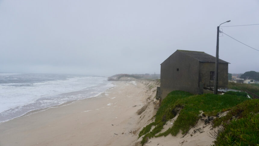 Esposende: (c/vídeo) Estas são as próximas casas que o mar vai levar esposende apulia erosao costeira cedovem pedrinhas fao casas