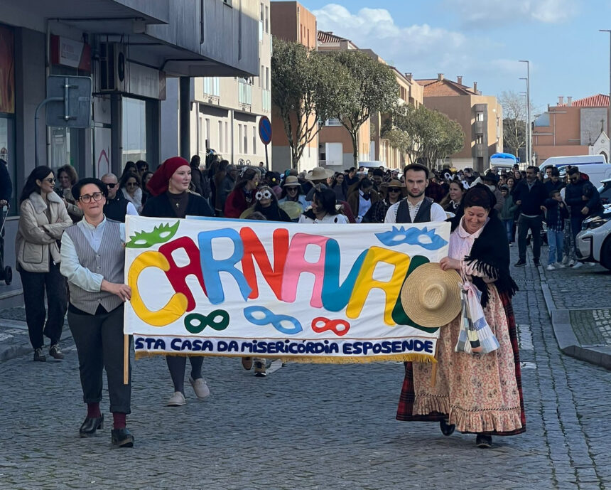 Esposende: (vídeo) Pequenada de "Santa Isabel" invadiu as ruas com corso de carnaval esposende santa casa carnaval santa isabel creche jardim de infancia - 1