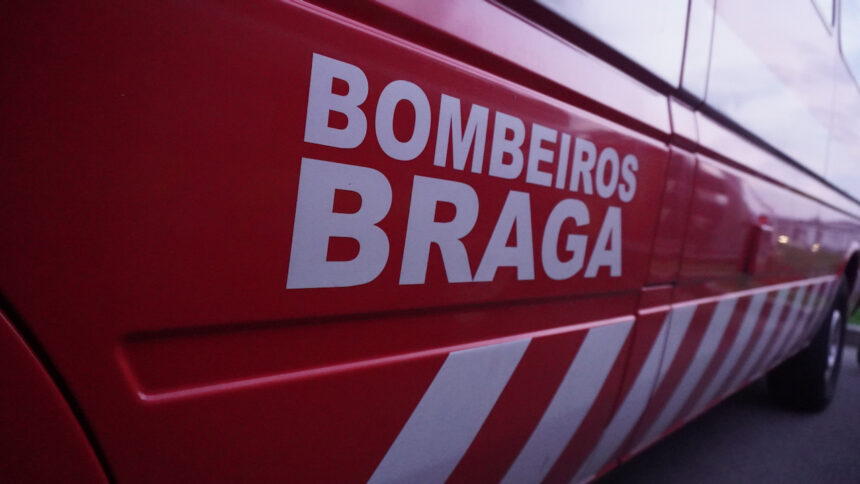 Mulher de 80 anos morre em colisão entre motociclo e carro em Braga Bombeiros 149 BV Braga - 12