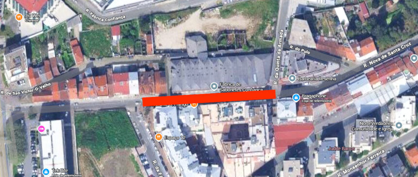 Braga Desmontagem de grua corta trânsito na Rua Nova de Santa Cruz este sábado