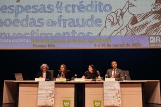 Braga Mais de 200 alunos debatem Literacia Financeira no Parlamento dos Jovens