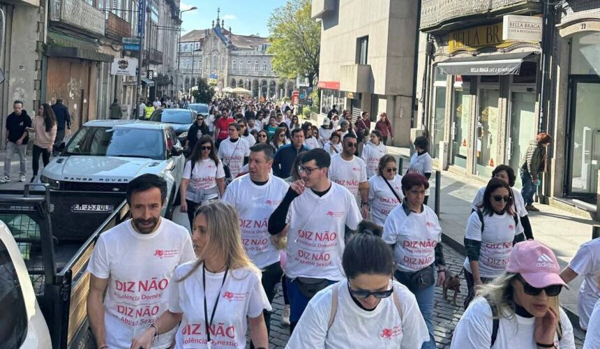 Braga São Vicente caminhou por quem não pode gritar! 300 pessoas unidas por uma causa nobre.