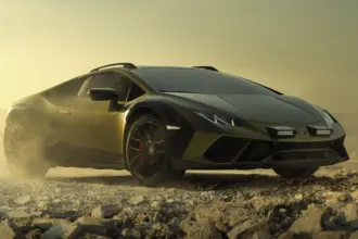 CEO da Lamborghini admite novos modelos desportivos off-road após sucesso do Sterrato