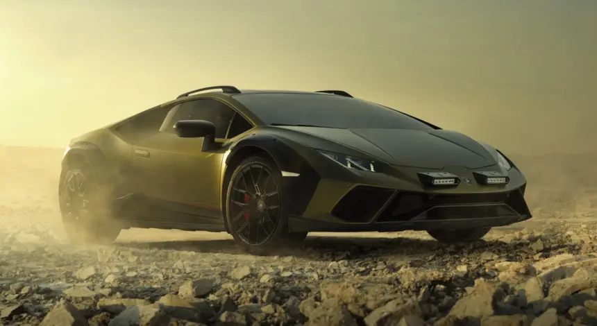 CEO da Lamborghini admite novos modelos desportivos off-road após sucesso do Sterrato