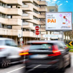 DREAMMEDIA celebra Dia do Pai com desenhos de crianças em outdoors nacionais