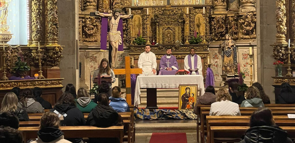 Barcelos: Jovens unem-se na Igreja do Terço para as "24 Horas para o Senhor" Frame 59