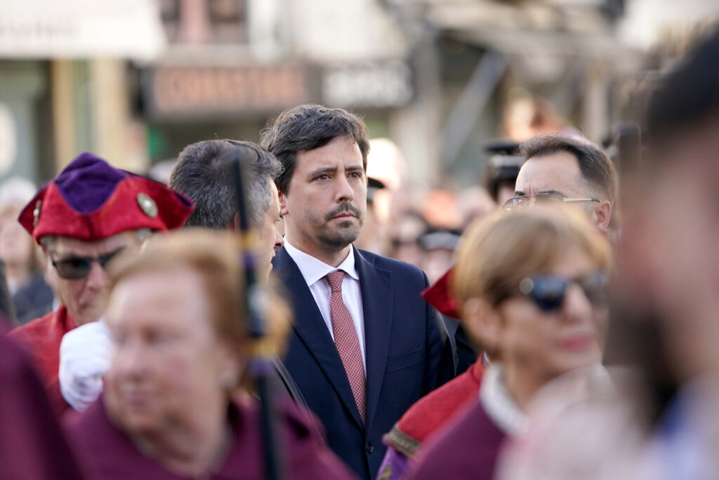 (fotos) Braga enche-se para a Semana Santa: milhares nas ruas e turistas rendidos à Procissão dos Passos Passos procissao braga turismo minho semana santa 19