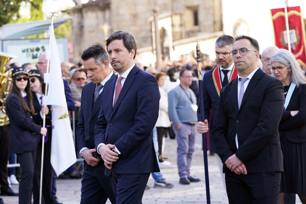 (fotos) Braga enche-se para a Semana Santa: milhares nas ruas e turistas rendidos à Procissão dos Passos Passos procissao braga turismo minho semana santa 28