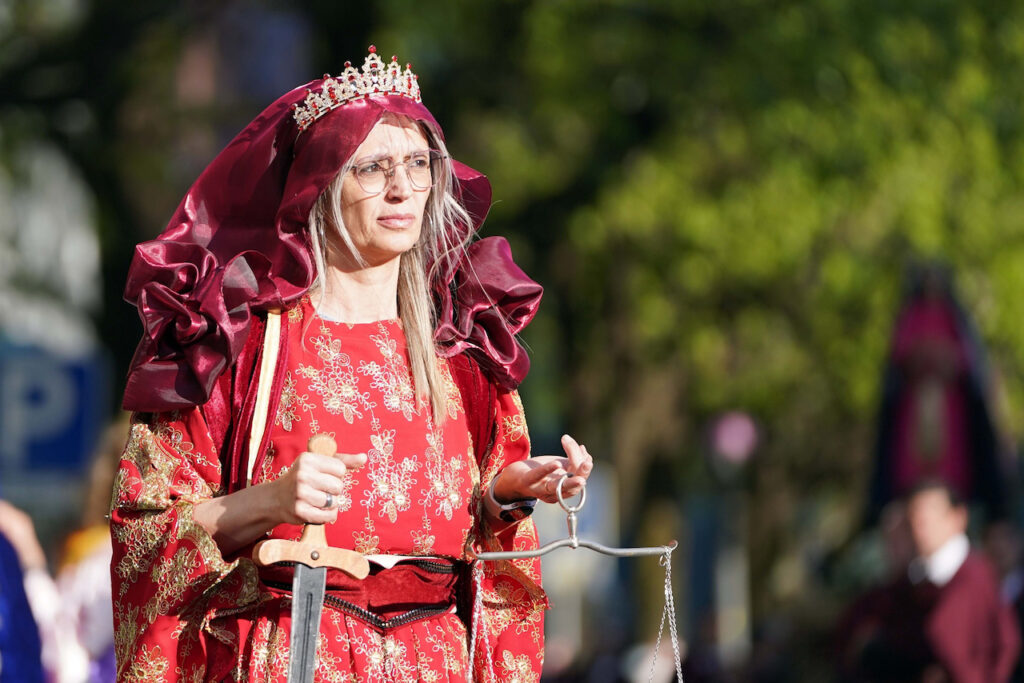 (fotos) Braga enche-se para a Semana Santa: milhares nas ruas e turistas rendidos à Procissão dos Passos Passos procissao braga turismo minho semana santa 31