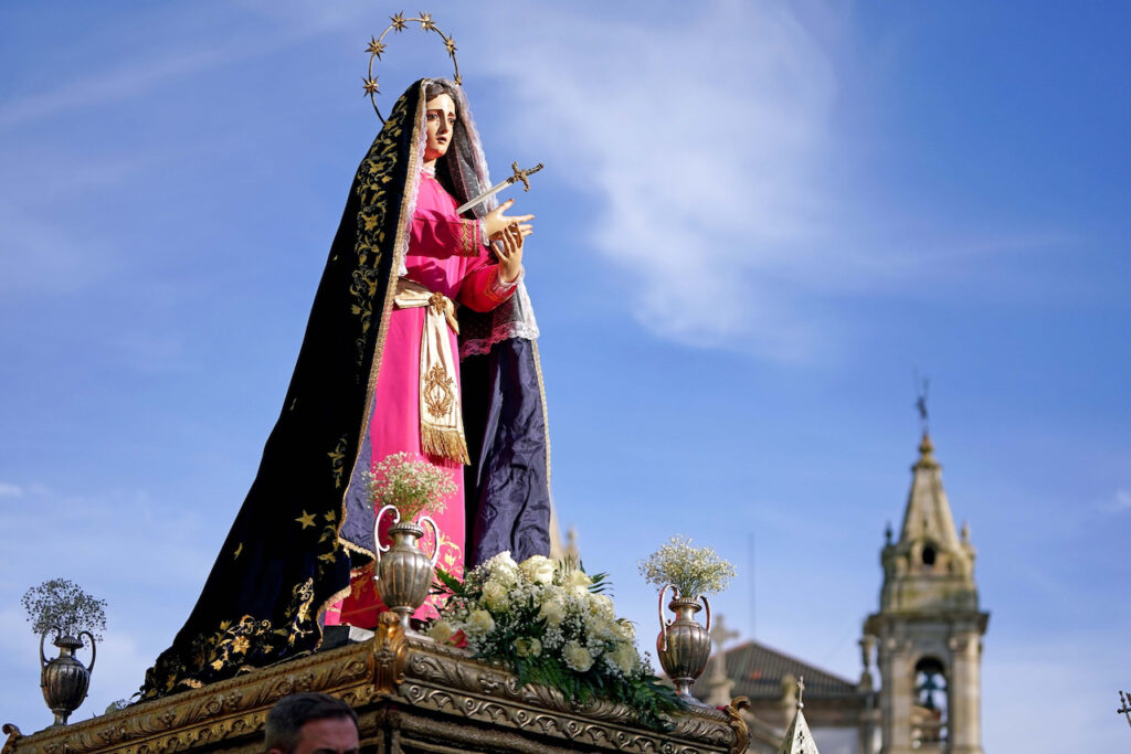 (fotos) Braga enche-se para a Semana Santa: milhares nas ruas e turistas rendidos à Procissão dos Passos Passos procissao braga turismo minho semana santa 32