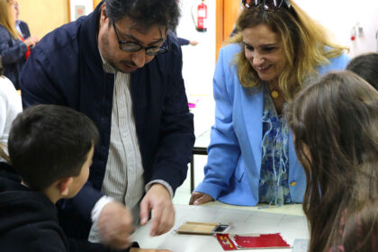 Vila Verde Roteiro O Artista Vai à Escola aproxima jovens da criação contemporânea