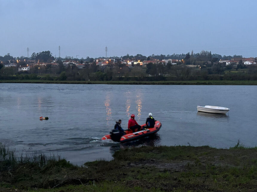 Esposende: Corpo em avançado estado de decomposição encontrado numa ínsua corpo no rio cavado em Esposende - 1