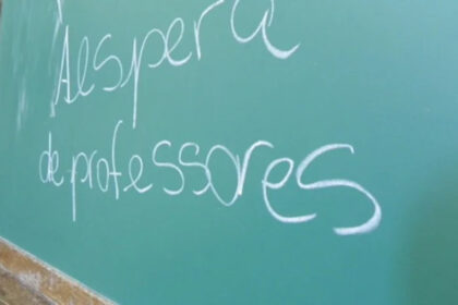 falta de professores educação aulas