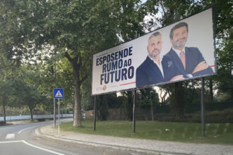 ADN Chega outdoor
