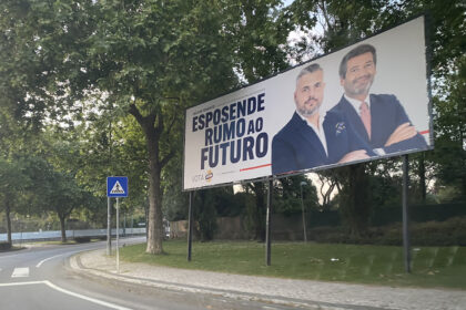 ADN Chega outdoor