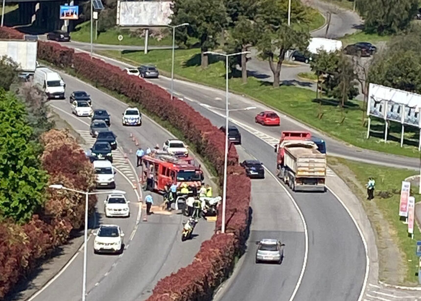 Vídeo viral de acidente em Braga levanta dúvidas no "Dia das Mentiras" — mas caso é real Acidente video camiao carro braga circular - 1