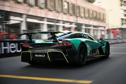 Auto Aston Martin Valhalla chega com 1.078 cv e tecnologia de Fórmula 1