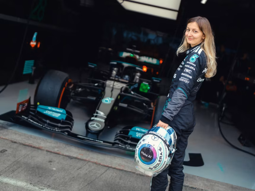F1 Academy Doriane Pin faz história ao estrear-se com a Mercedes em Silverstone
