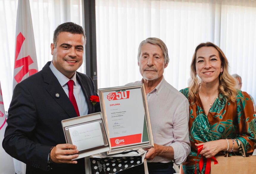 Famalicão PS celebra 25 de Abril com críticas ao Executivo