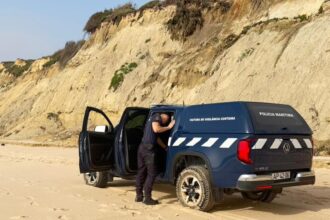 Sesimbra Encontrado corpo de jovem desaparecido na Costa da Caparica