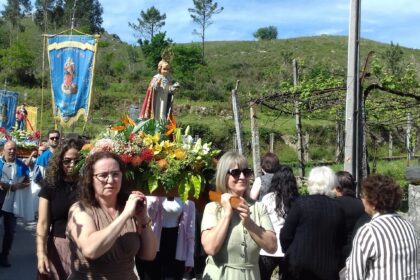 Vila Verde Procissão de Nossa Senhora do Amparo une fé e folclore em Aboim da Nóbrega