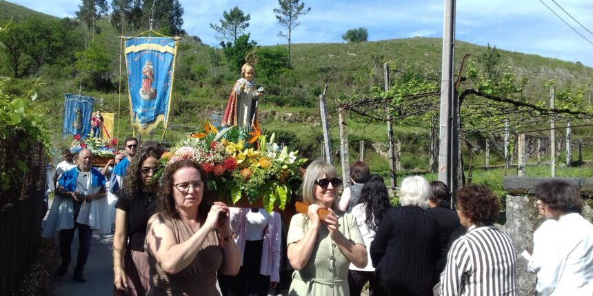 Vila Verde Procissão de Nossa Senhora do Amparo une fé e folclore em Aboim da Nóbrega