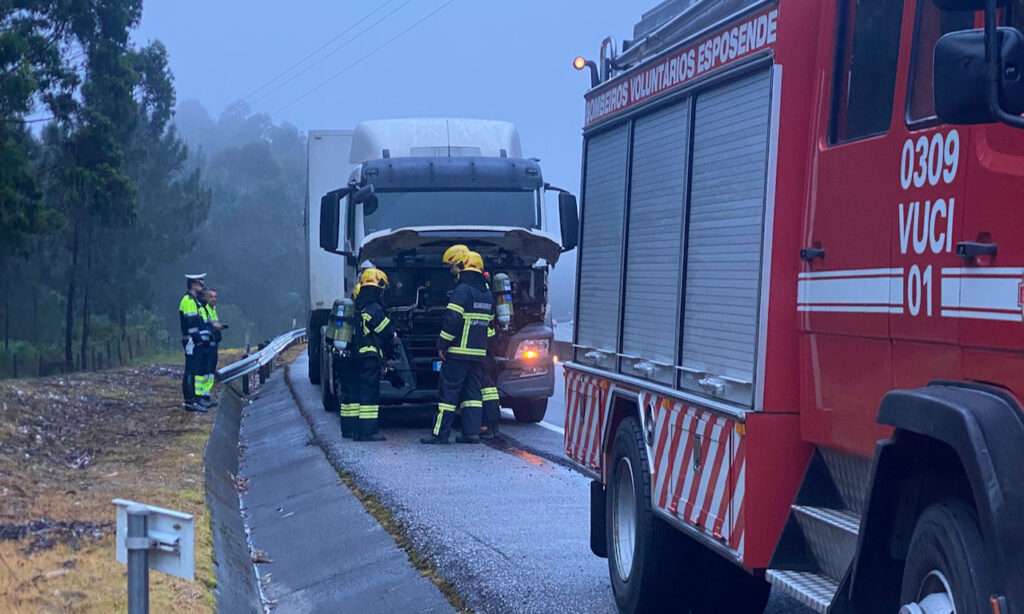 incendio camiao a28 esposende - 2