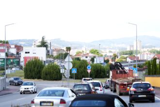 Famalicão Variante Nascente Calendário Mário Passos Miguel Pinto Luz trânsito metrobus Guimarães EN14 A7