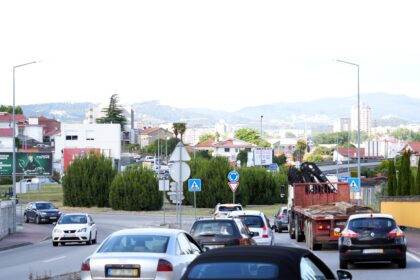 Famalicão Variante Nascente Calendário Mário Passos Miguel Pinto Luz trânsito metrobus Guimarães EN14 A7