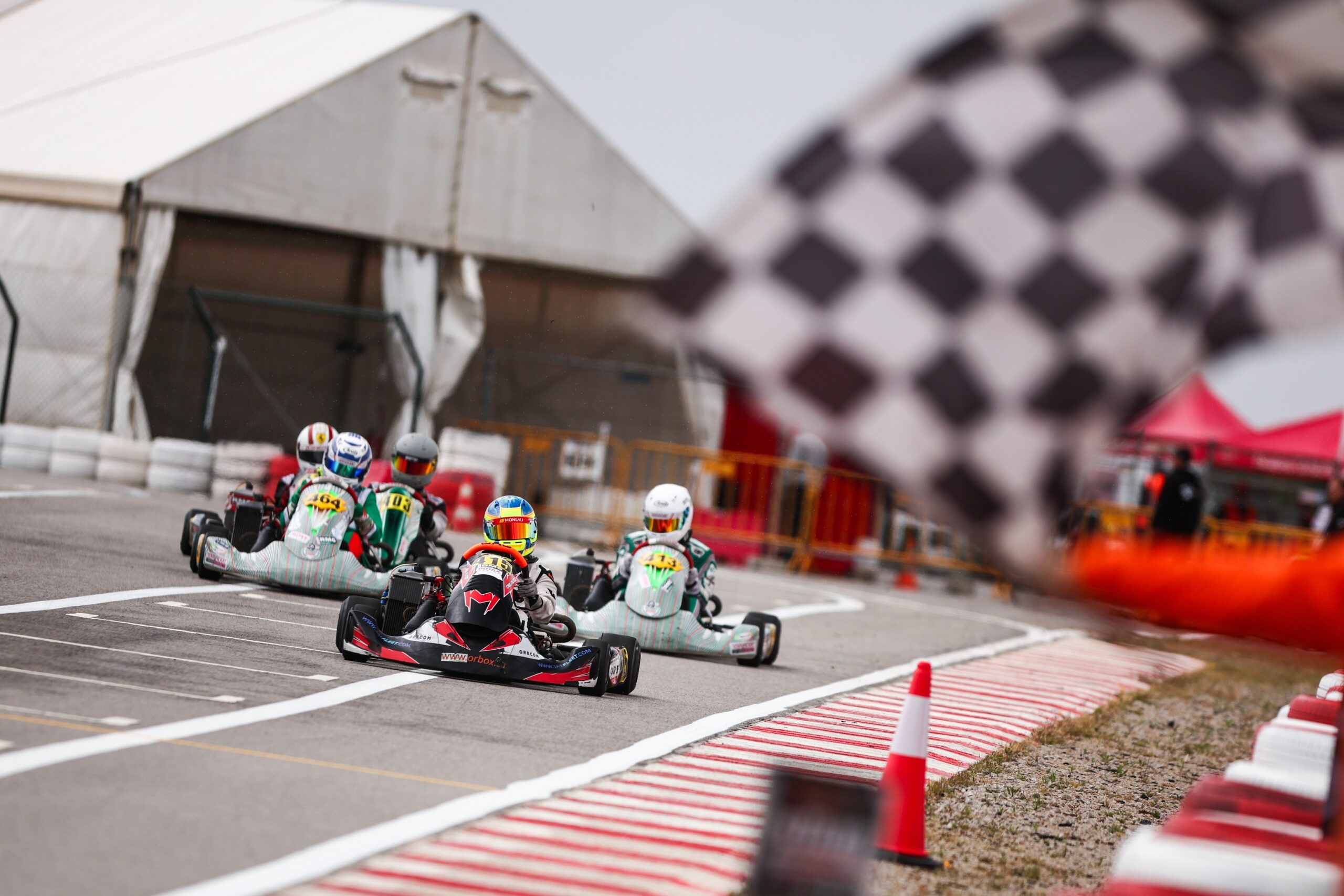 Karting Irmaos Eduardo e Beatriz Costa brilham no Rotax Max Challenge em Castelo Branco scaled