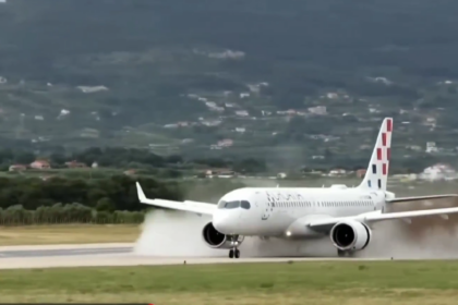 Veja aqui momento de tensão a bordo de avião na croácia