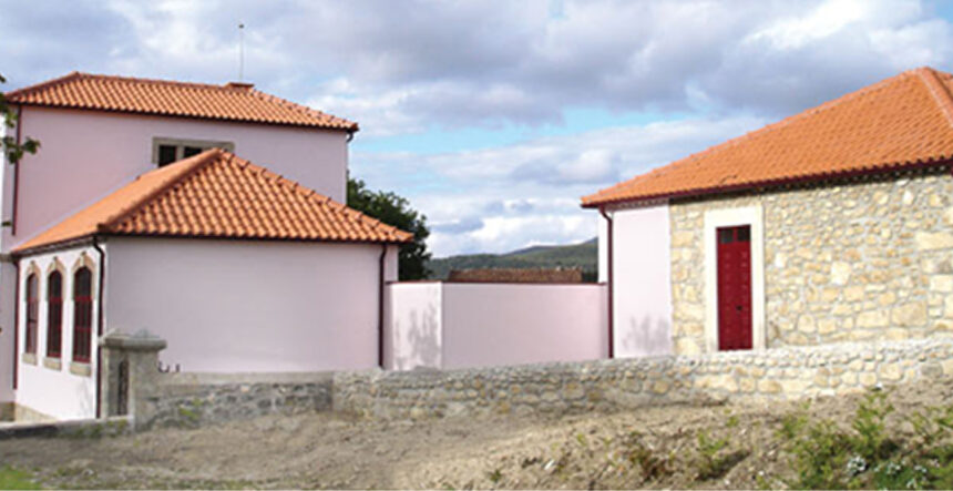 Viana Bispo de Viana na apresentação de livro em Paredes de Coura