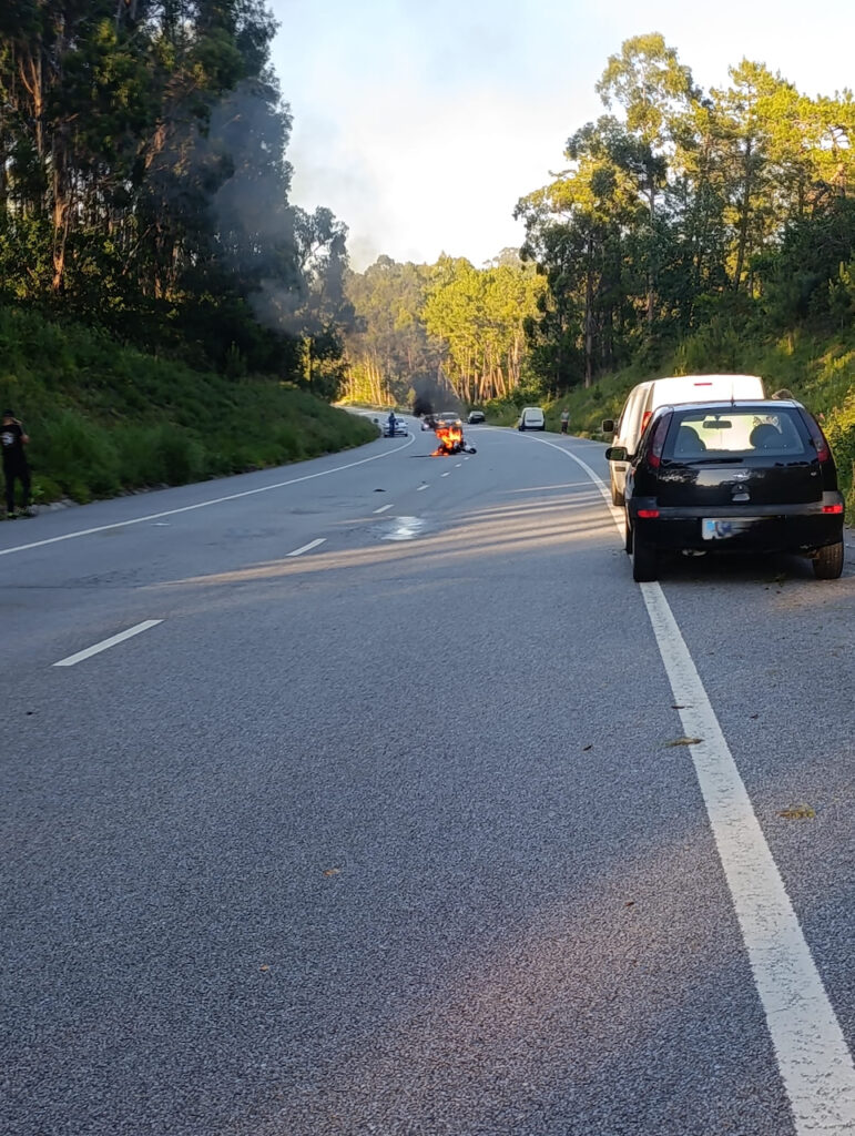 acidente mota incendeia viana do castelo chafe 2 - 1