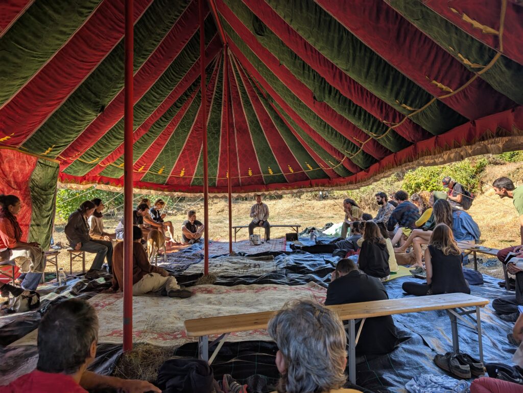 O autor apresentou a Raiz Comum no Festival do Cooperativismo Integral em Sátão em outubro de 2025