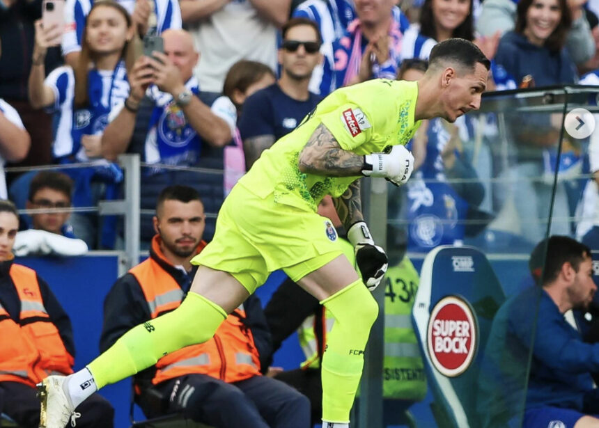Futebol: Barcelense faz história no Porto ao ser campeão em todos os escalões andorinhas barcelos joao costa barcelense porto futebol
