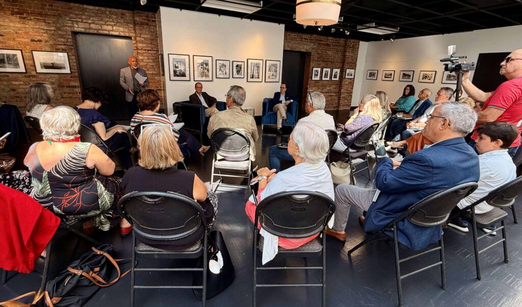Historiador Daniel Bastos apresenta livro sobre a democracia portuguesa em Toronto 4 1