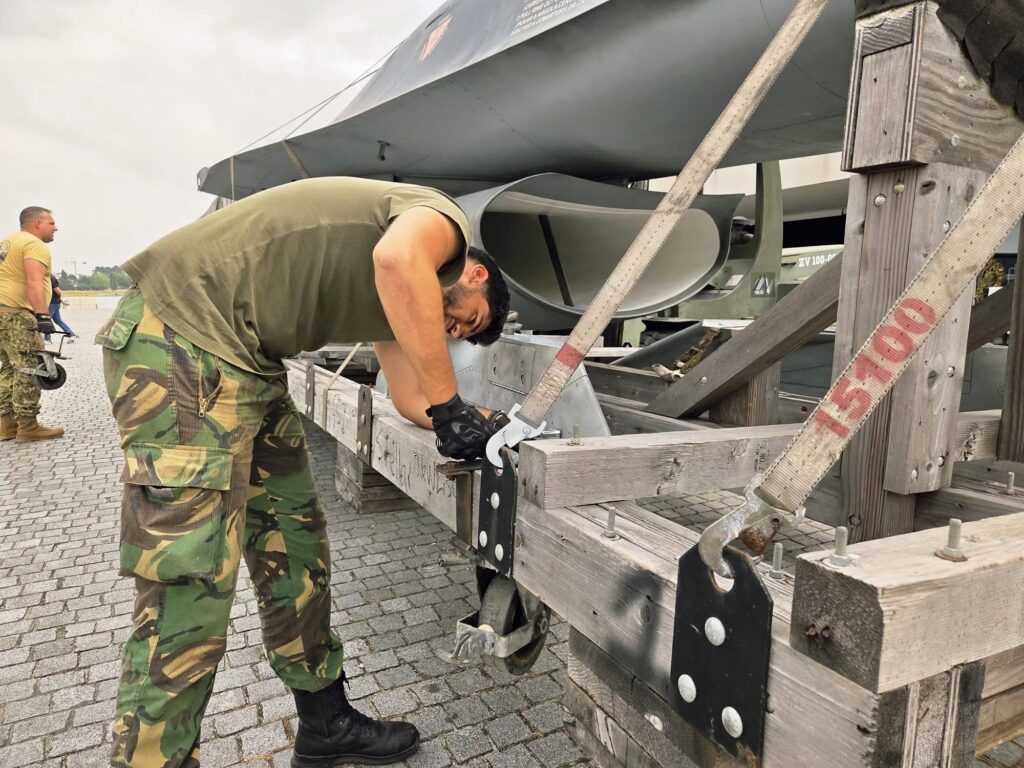 Viana: Caça F-16 já está instalado no centro da cidade para abrir os 74 anos da Força Aérea 727276629 1510848214410751 729180278767868482 n