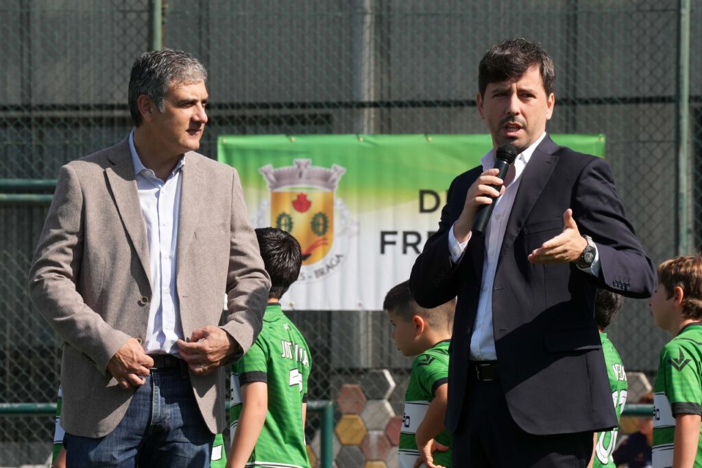 Braga: Novo relvado sintético no Polidesportivo de Esporões, num investimento de 30 mil euros AFS08919