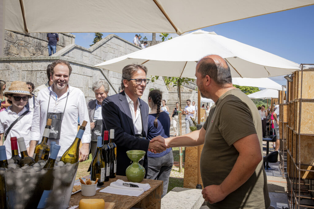 Barcelos Festival 'Entre Vinhos' atrai milhares às margens do Cávado