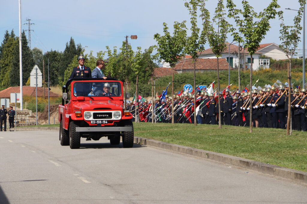 Dia do Bombeiros Paredes 1 180