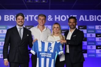 Futebol Costinha faz historia e e o primeiro poveiro na Premier League