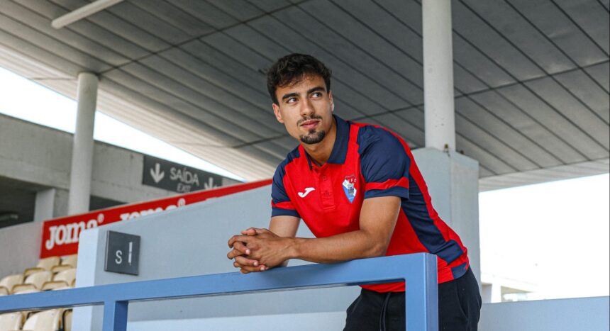 Futebol Gil Vicente FC segura três promessas da formação por mais duas épocas