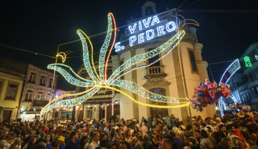Póvoa de Varzim: Festas de São Pedro trazem 11 dias de bairrismo, duas noitadas e seis rusgas à cidade Póvoa de Varzim Festas de São Pedro trazem 11 dias de bairrismo, duas noitadas e seis rusgas à cidade