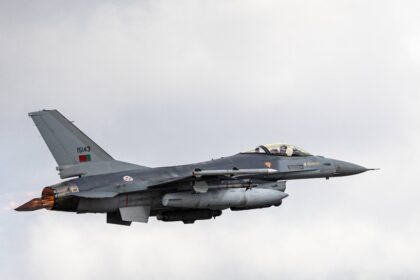Viana Força Aérea celebra 74.º aniversário com espetáculo de drones, caças no rio e concerto com Mimicat