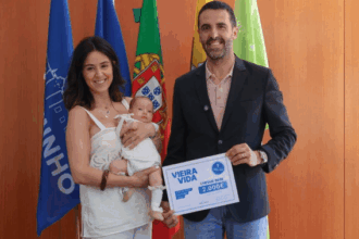 Vieira do Minho Pequena Maria é a primeira bebé a receber novo apoio de 2.000 euros