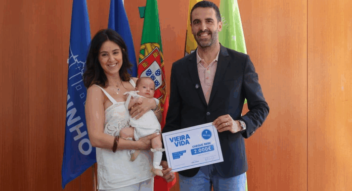Vieira do Minho Pequena Maria é a primeira bebé a receber novo apoio de 2.000 euros