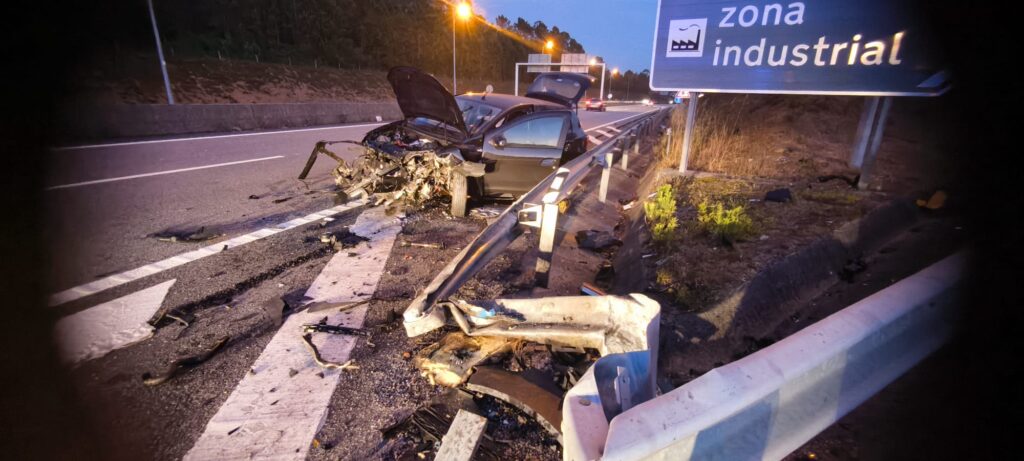 A28: Despiste violento em Esposende resulta em dois feridos Acidente Esposende A28