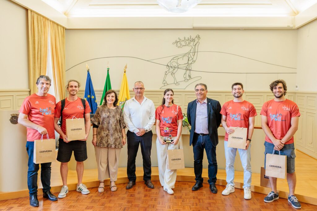 Vila Nova de Cerveira: Autarquia homenageia Carolina do Souto, vice-campeã mundial de robótica 758356785 1783622102993073 4750295636339326431 n